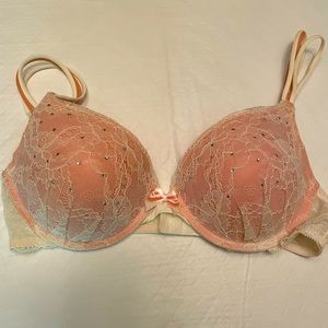 Hunkemöller Size 36B underwired, push up &fully laced bra in pink & cream lace